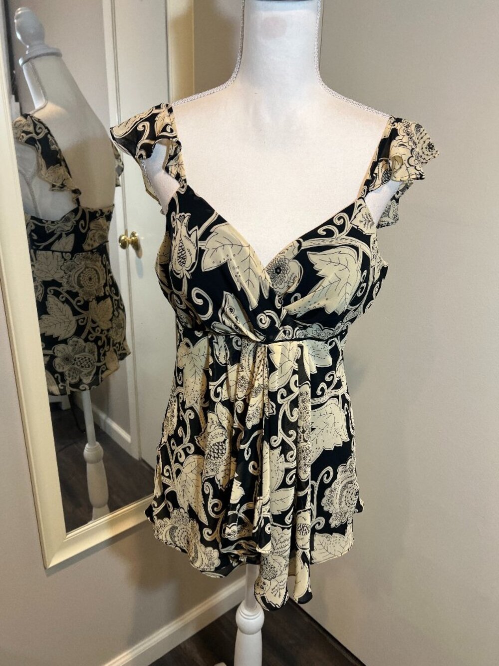 Bandolino Black & Beige Y2K Floral Ruffled Babydoll Blouse, Size 8
